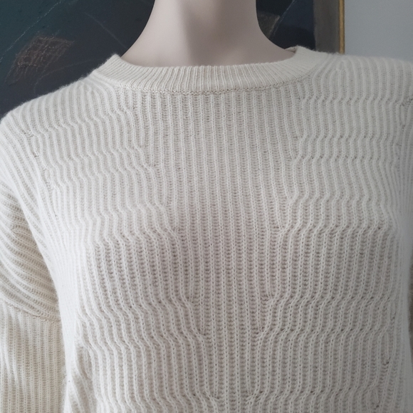 Rachel Zoe | NWOT Ribbed Crewneck Cashmere Sweater - Picture 4 of 6